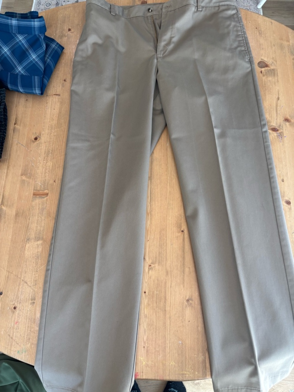 Van Heusen Men's Khaki Straight-Leg Chinos